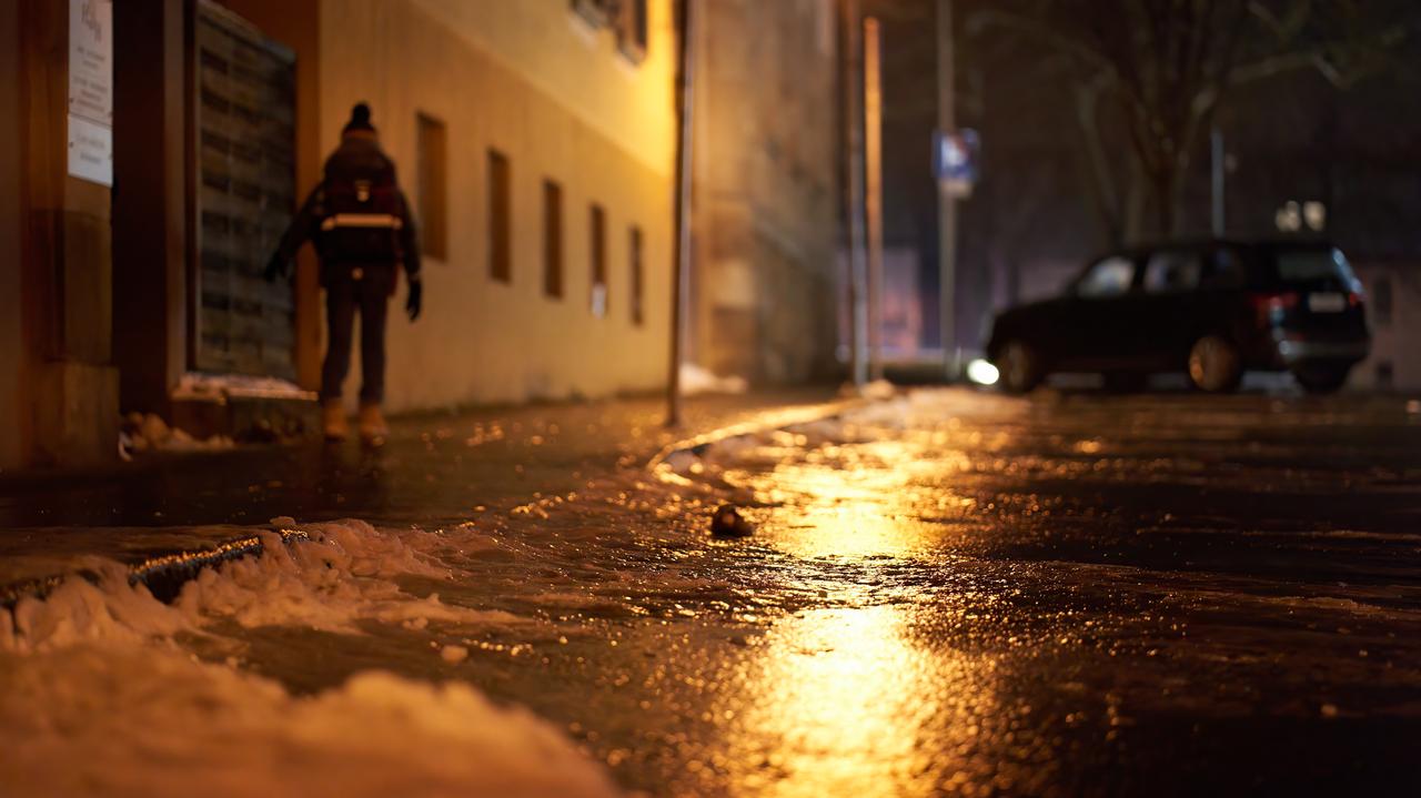 Oblodzenie i opady marznące. Większość województw z alertami IMGW