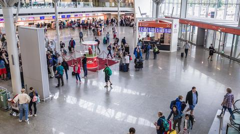 Paryskie lotnisko Orly. Wideo archiwalne