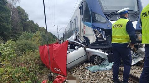 Grabów Szlachecki. Wjechała na przejazdj i zderzyła się z pociągiem. Zginęła na miejscu