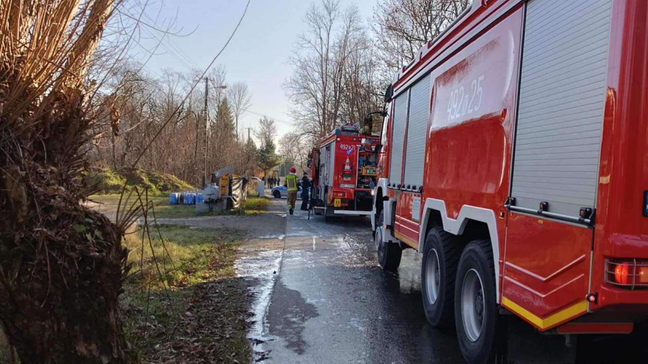 Spłonął samochód, obok leżał mężczyzna. Nie udało się go uratować