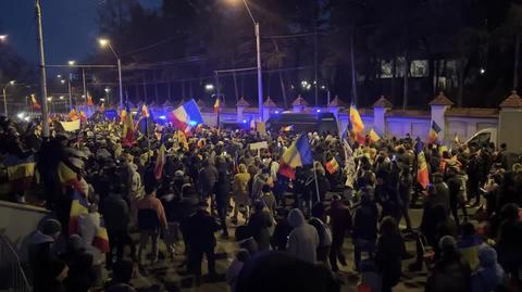 Protesty w Rumunii. Tłumy domagają się, aby odbyła się druga tura wyborów