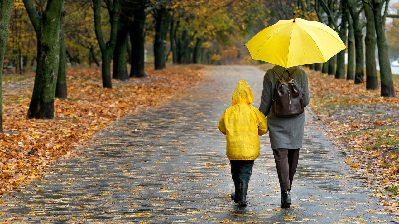 Pogoda na dziś - sobota, 25.10. Deszcz i wiatr. Przydadzą się parasole