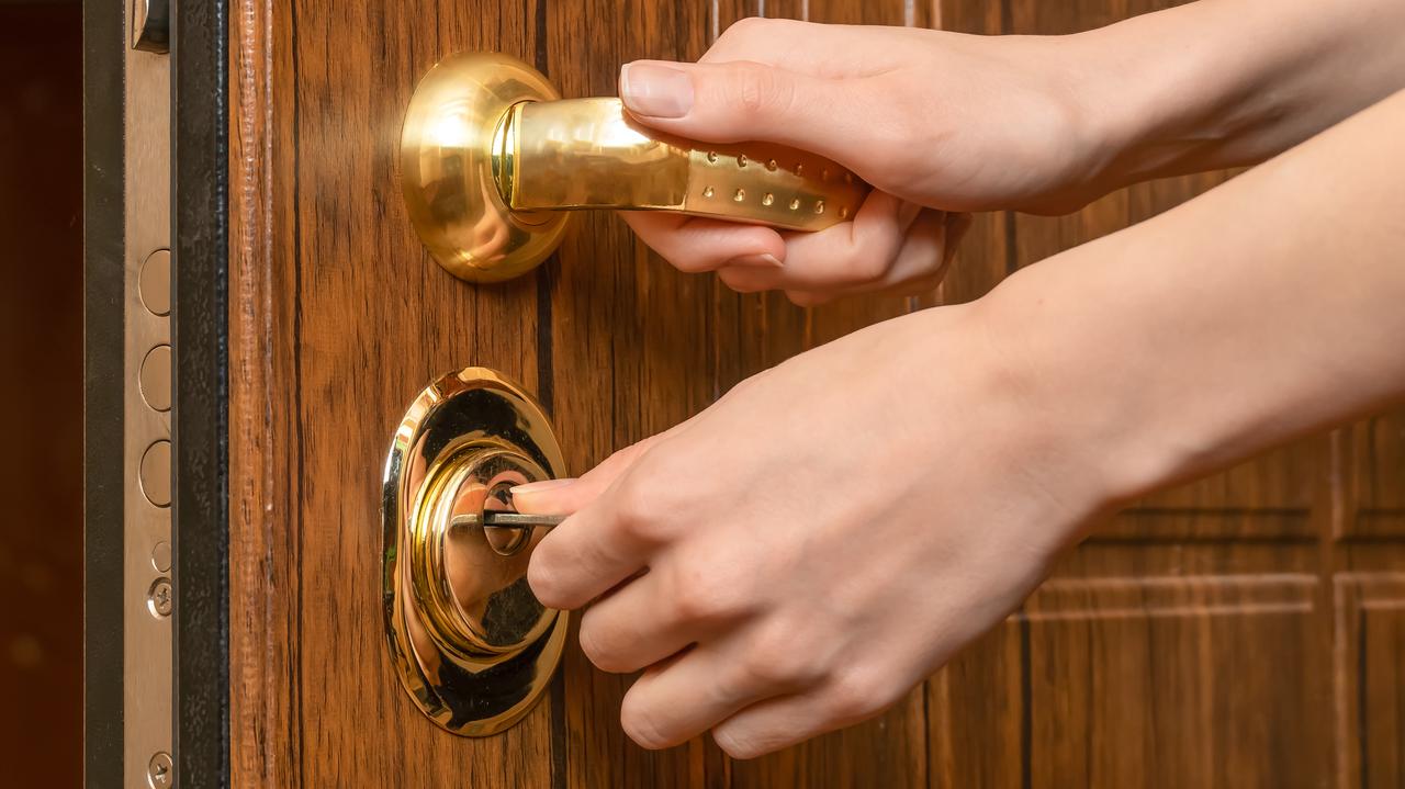 Podają się za urzędników i przeprowadzają 