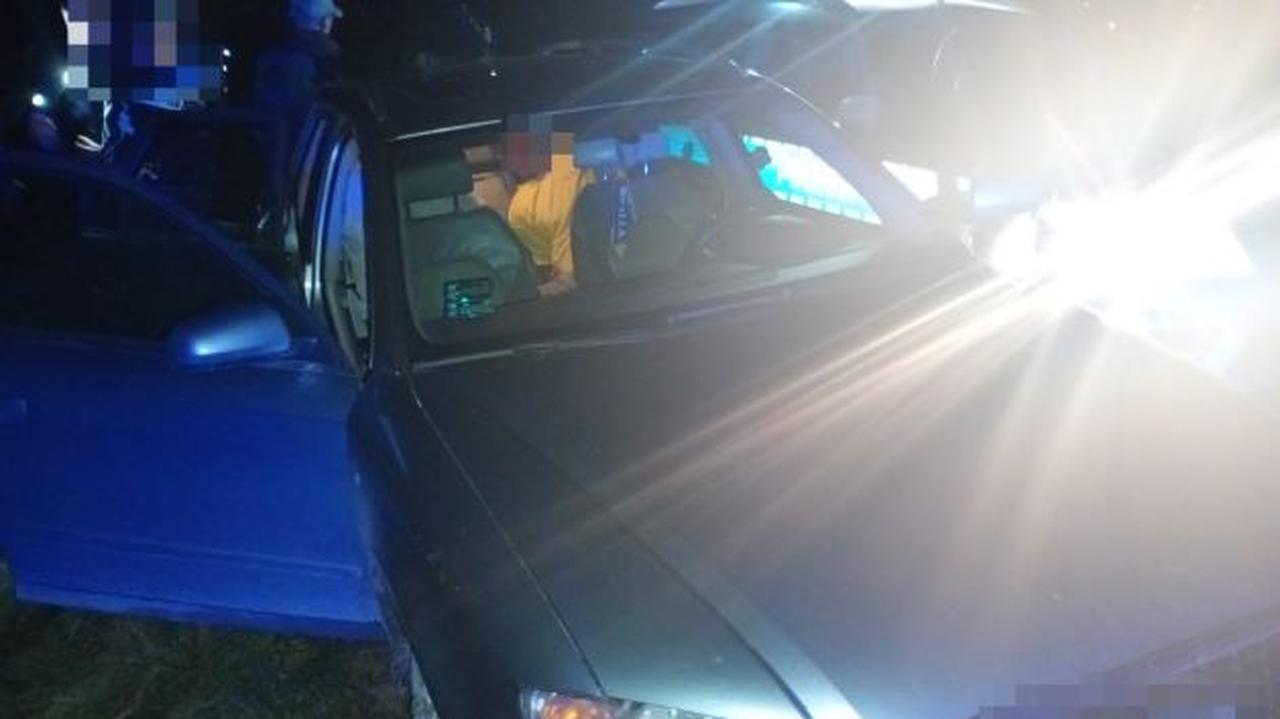 Kilkadziesiąt kilometrów pościgu. 16-latek pod wpływem narkotyków, odebrała go matka