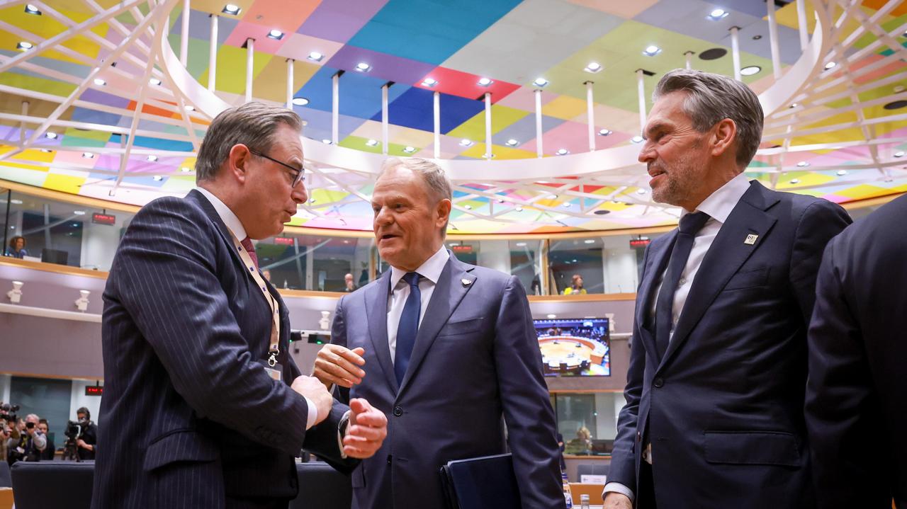 Ukraina z unijną pożyczką, Zełenski w Warszawie, weta prezydenta