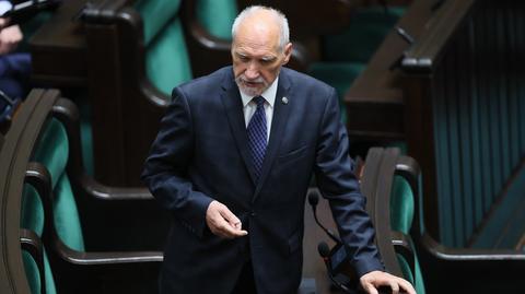 Tomczyk: Macierewicz spotkał się z Rosjaninem, dostał pendrive z materiałami o katastrofie