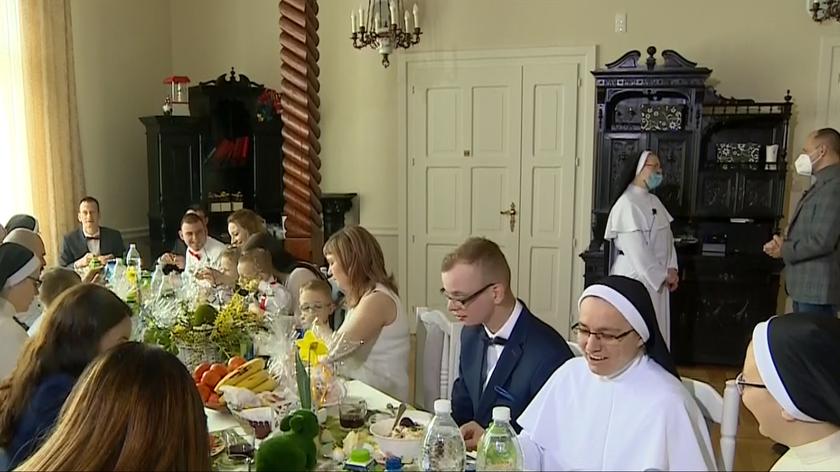 Śniadanie wielkanocne u sióstr dominikanek w Broniszewicach