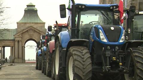 Rolnicy kontynuują protest, krytykują unijnego komisarza z PiS