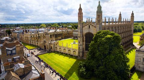 Dwa uniwersytety w Wielkiej Brytanii będą uczyć tylko zdalnie do końca przyszłego roku akademickiego