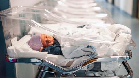 noworodek szpital shutterstock_1103696105