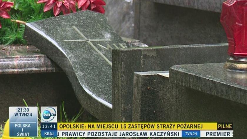 Zniszczyli 42 nagrobki na największym cmentarzu w Polsce 