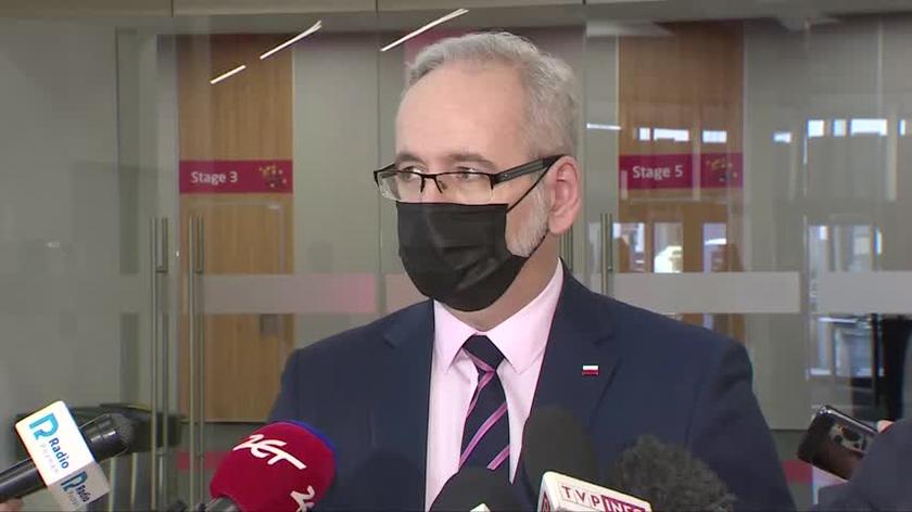 Minister zdrowia: przechodzimy na politykę wystawiania mandatów w sprawie nieprzestrzegania obowiązku zakrywania ust i nosa 