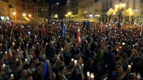Z konstytucją w rękach wychodzili na ulicę w całej Polsce. Będą protestować dalej