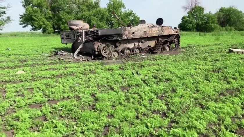 Zniszczony rosyjski sprzęt wojskowy w Ukrainie. Wideo archiwalne
