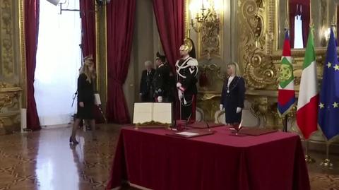 Zaprzysiężenie premier Włoch Giorgii Meloni w obecności partnera (wideo z sierpnia 2023 roku)