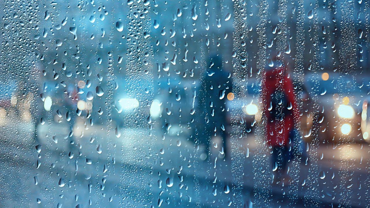 Pogoda na 5 dni. Wielki wir niżowy przyniesie chłód, opady i silny wiatr