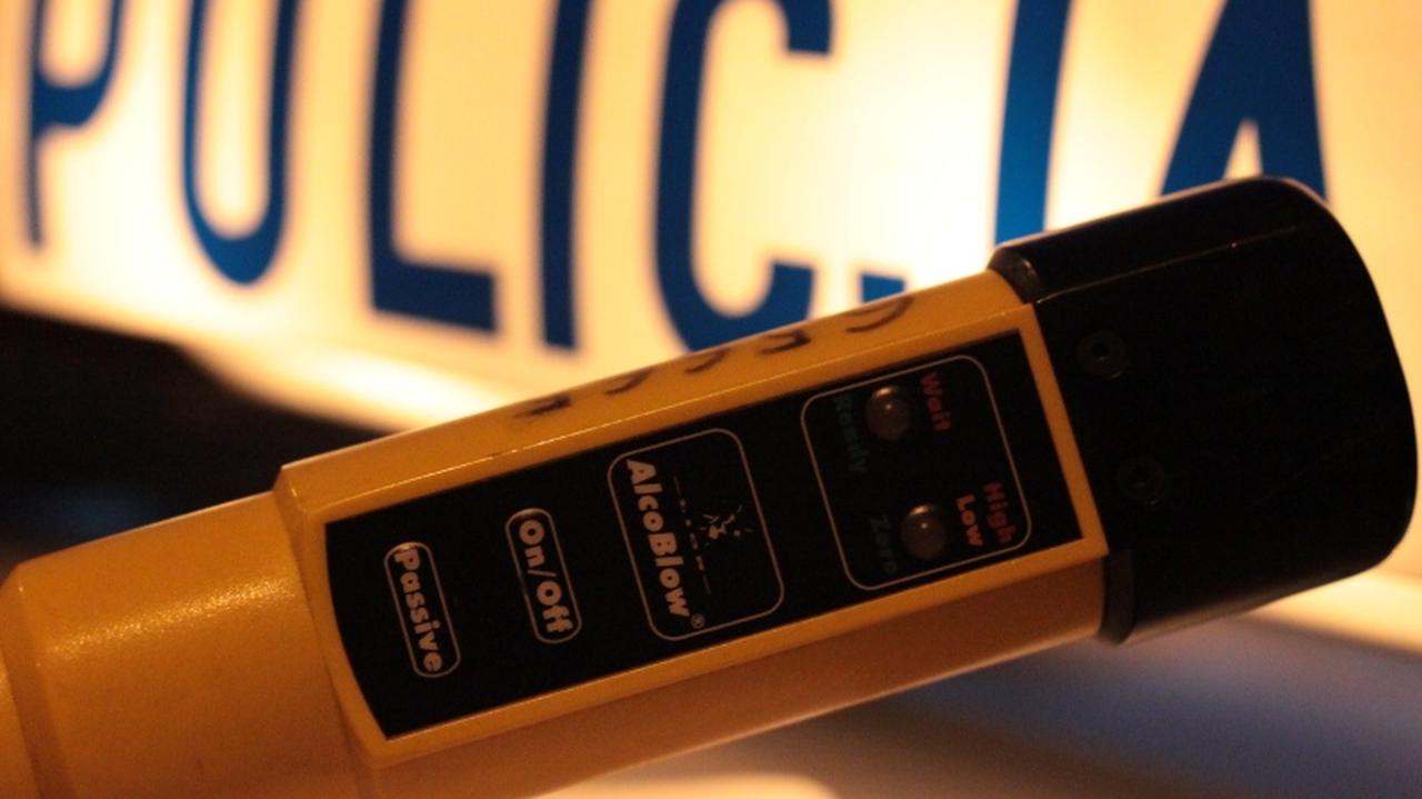 Blisko tysiąc pijanych kierowców, ponad 200 wypadków. Policja podsumowuje