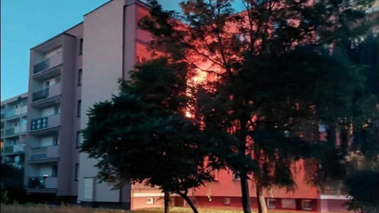 Policjantka i żołnierka WOT uratowały 51-latka z płonącego mieszkania w Tarnobrzegu