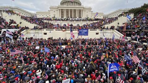 Trump tłumaczy, dlaczego ułaskawił uczestników szturmu na Kapitol  