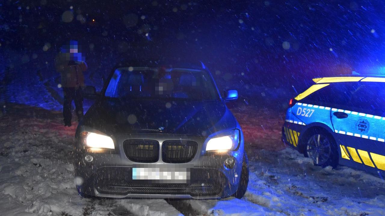 Był pijany, uciekał przed policją. Wiózł małe dzieci