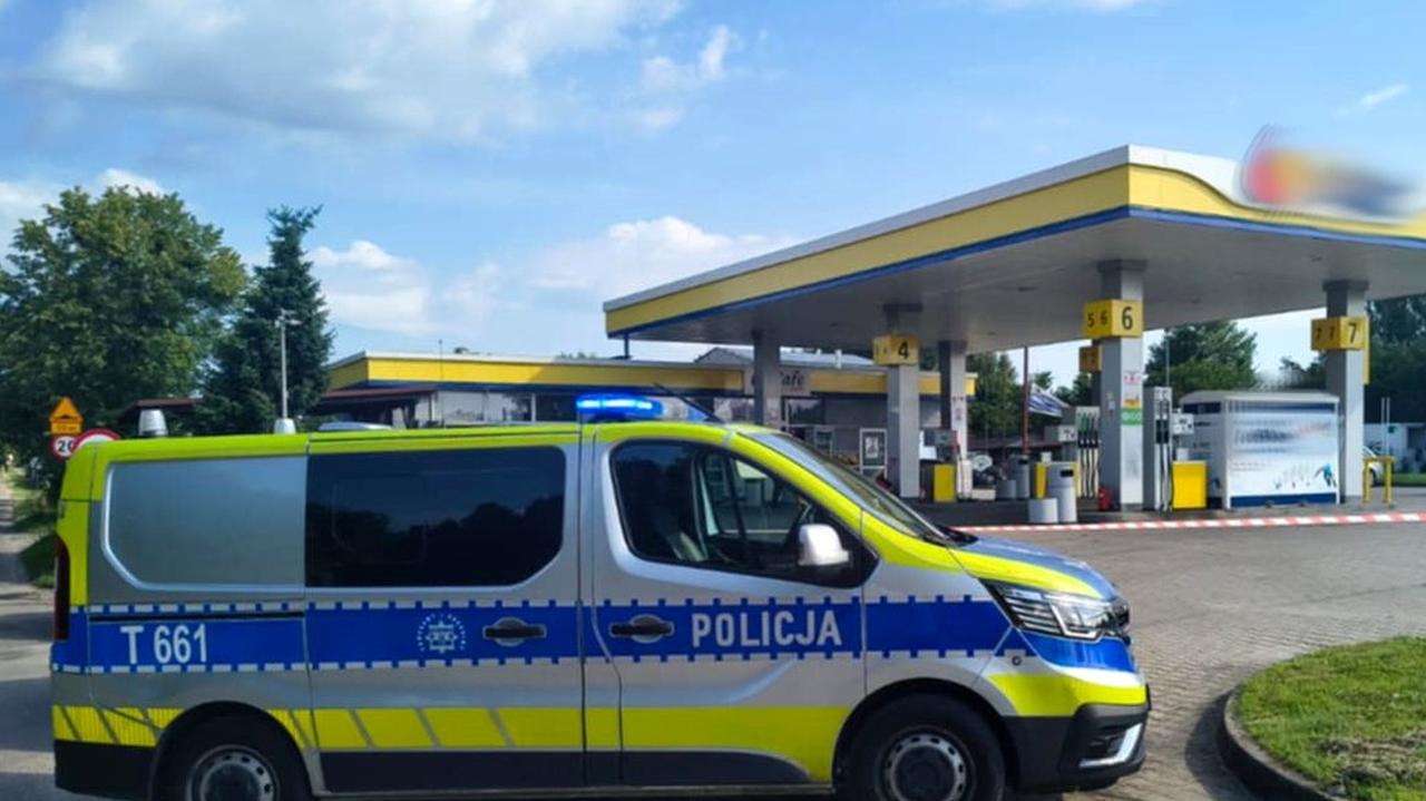 Próbował podpalić swoich znajomych, a potem stację paliw