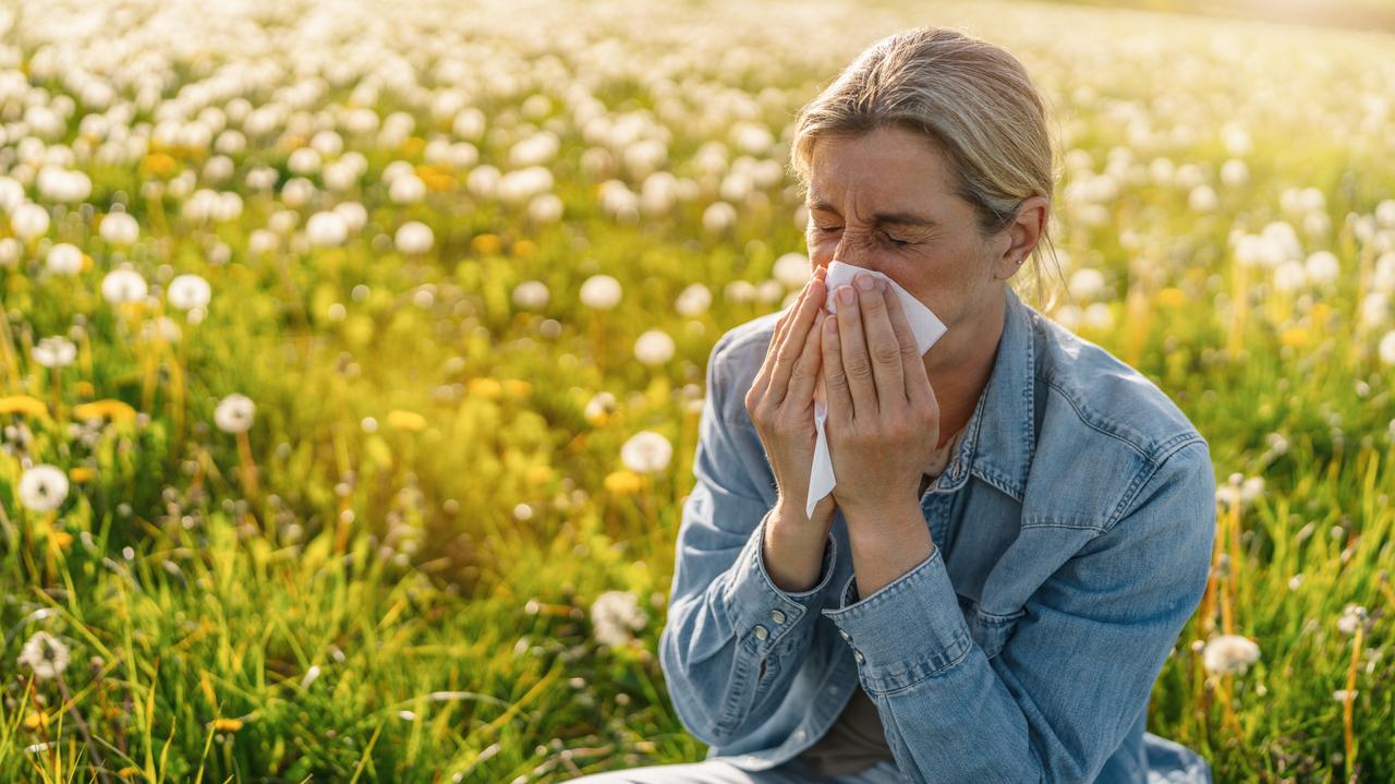 Co drugi Polak walczy z alergią. Jak rozpoznać jej objawy? 