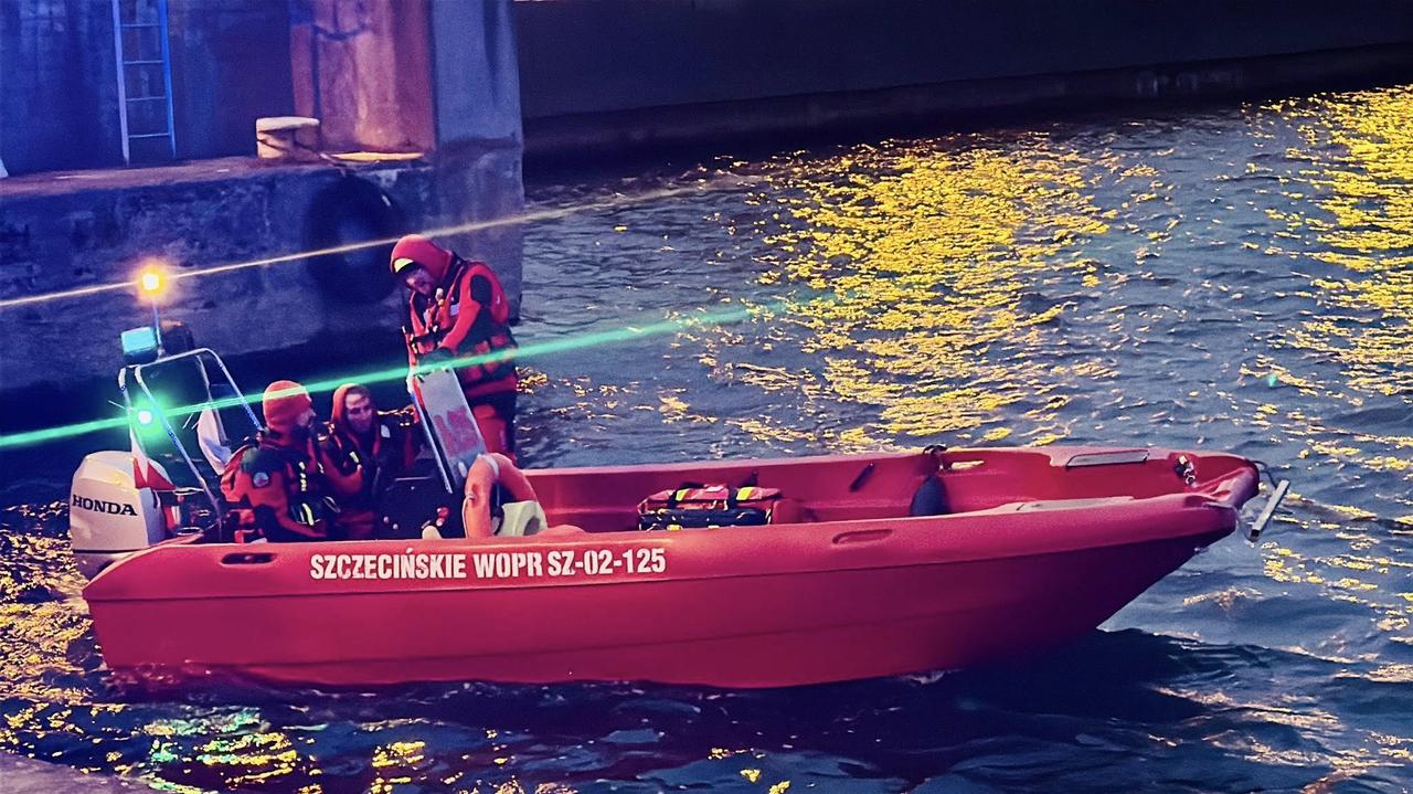 Znaleźli zatopione auto, w środku było ciało mężczyzny