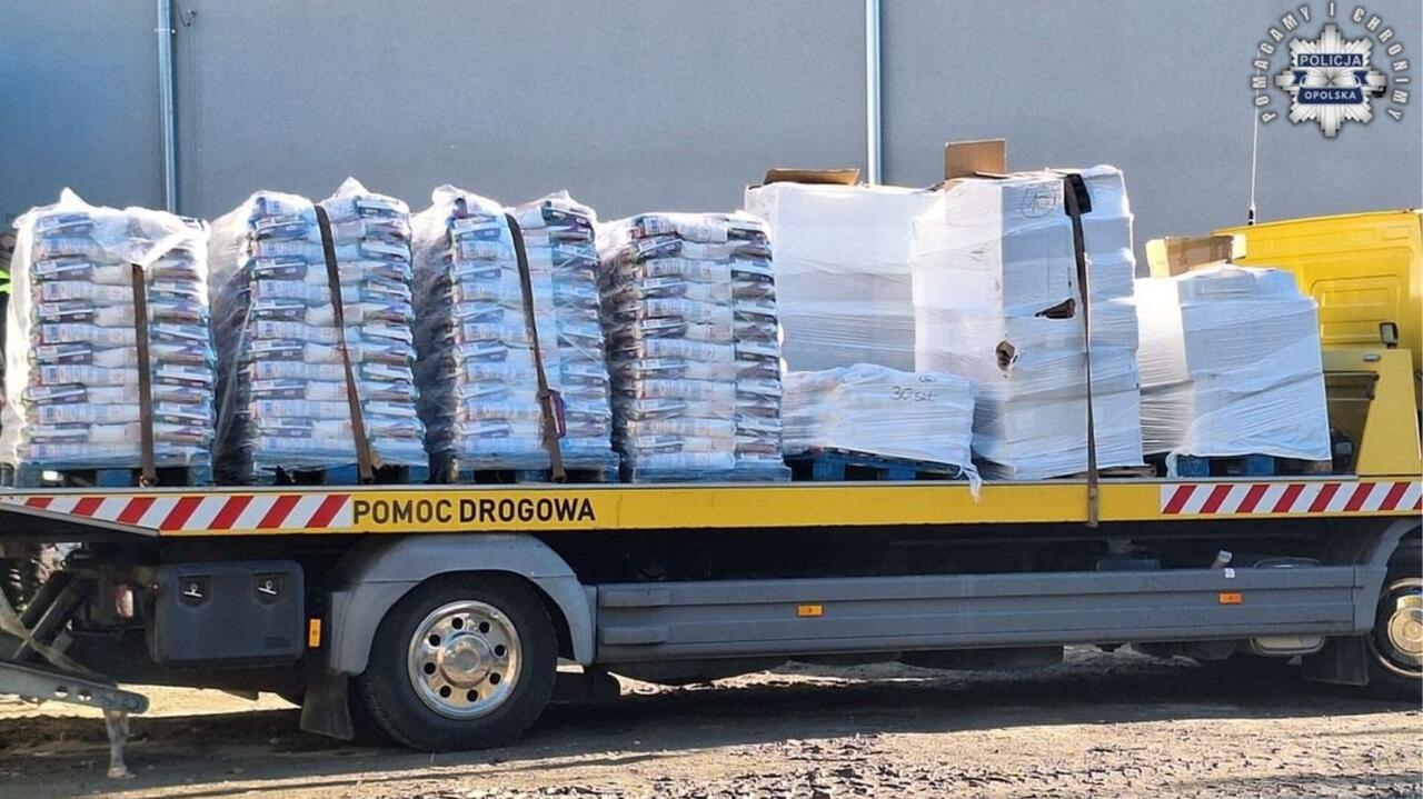 Ponad 40 palet podrobionych kosmetyków i chemii gospodarczej na posesji 30-latka