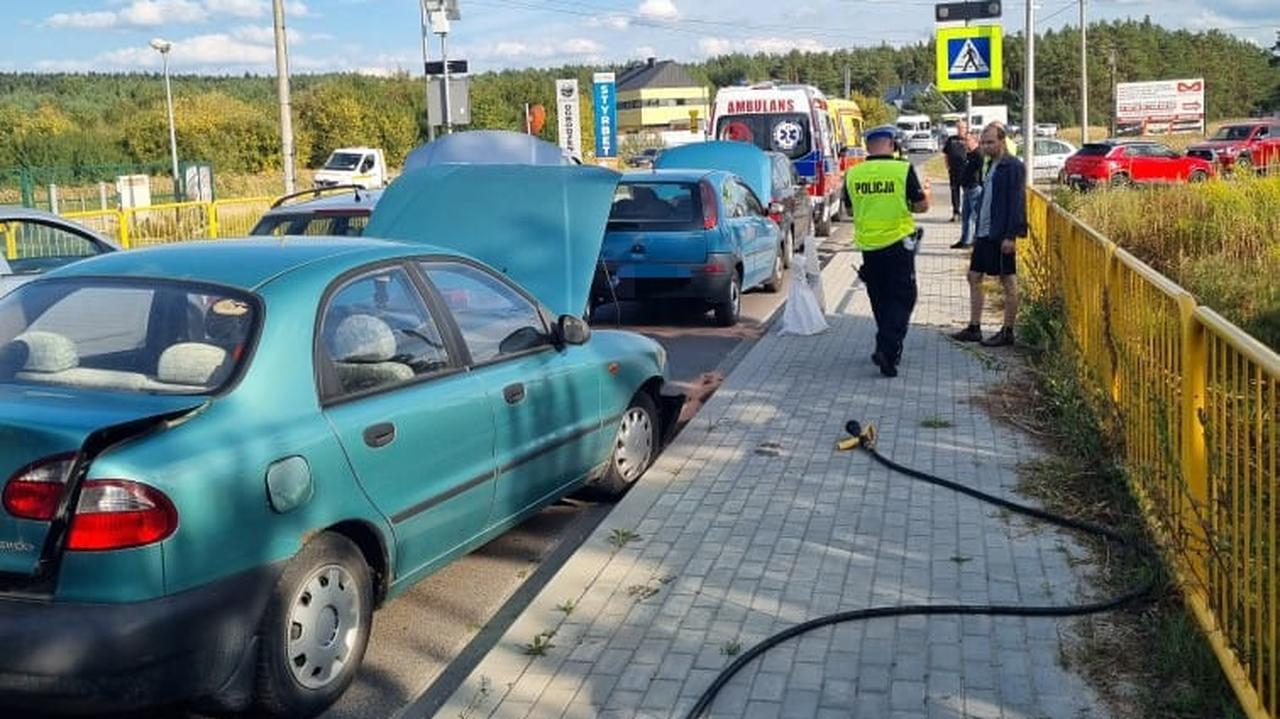 Karambol pod Kielcami. Ranne dwie osoby, pięć aut rozbitych