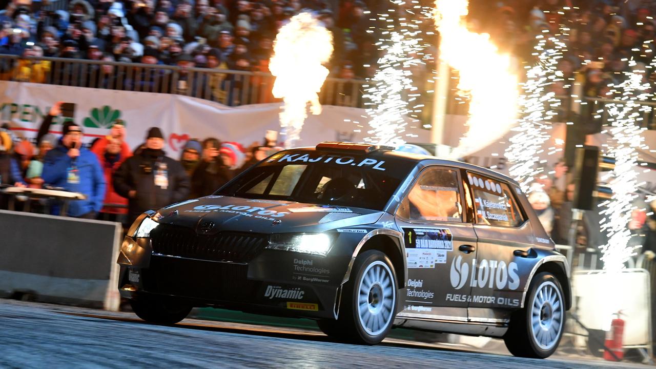 Wielkie ściganie na historycznym wiadukcie. Rajdowcy wracają na Karową