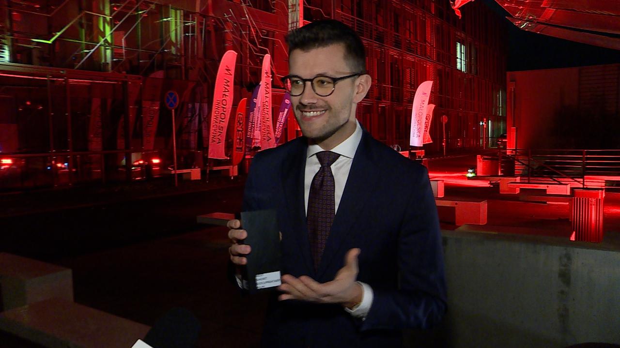 Dziennikarz TVN24 Artur Molęda nagrodzony