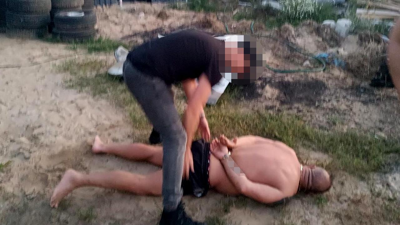 Kradli i rozbierali na części samochody. Zatrzymano sześć osób
