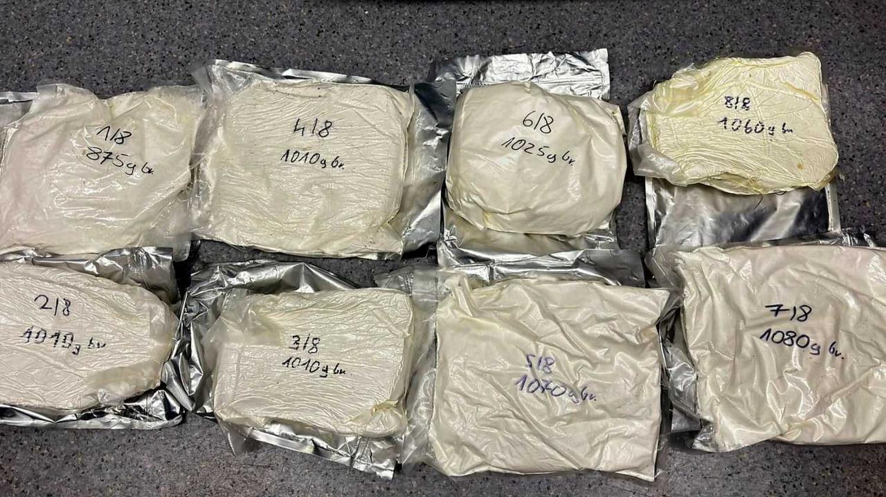 Znaleźli niemal 25 kilogramów narkotyków, zatrzymali trzech pseudokibiców