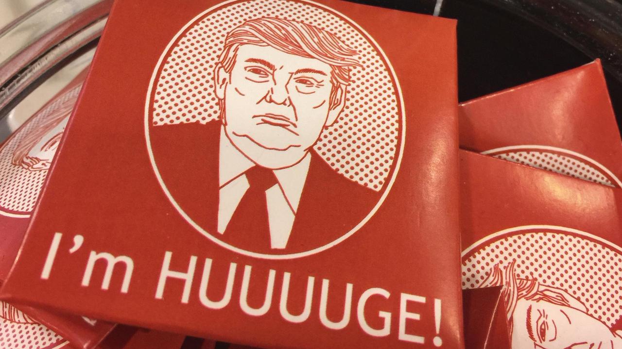 "Kondom Trumpa" i znane twarze na prywatnych zdjęciach Jeffreya Epsteina