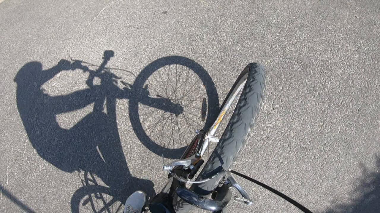 Po pijanego rowerzystę przyjechała poszukiwana kobieta