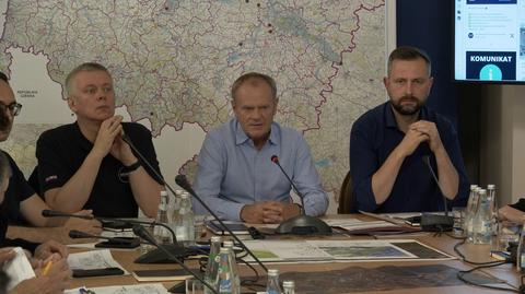 Tusk: Zatrzymani używali munduru i siali dezinformację. Głównie o wysadzaniu wałów