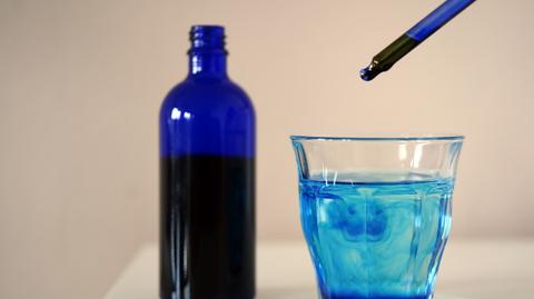 Polacy spożywają za dużo leków bez recepty i suplementów diety. Stąd akcja "Leki to nie słodycze"