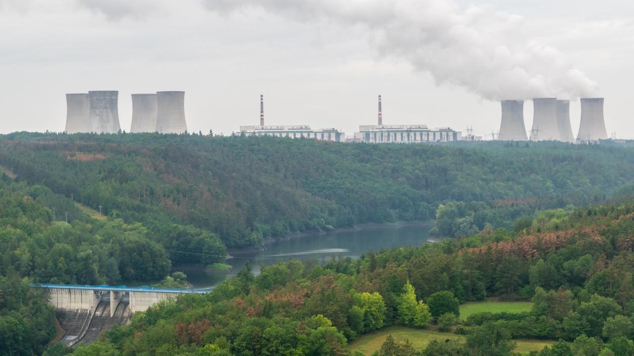 Rozbudowa elektrowni wstrzymana. Sąsiad Polski ma problem