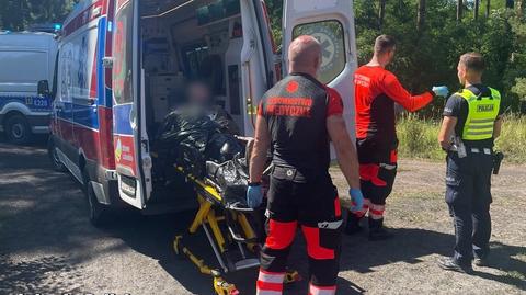 Policja uratowała zaginionego rowerzystę. Leżał ponad dobę w zaroślach, nie był w stanie się ruszyć