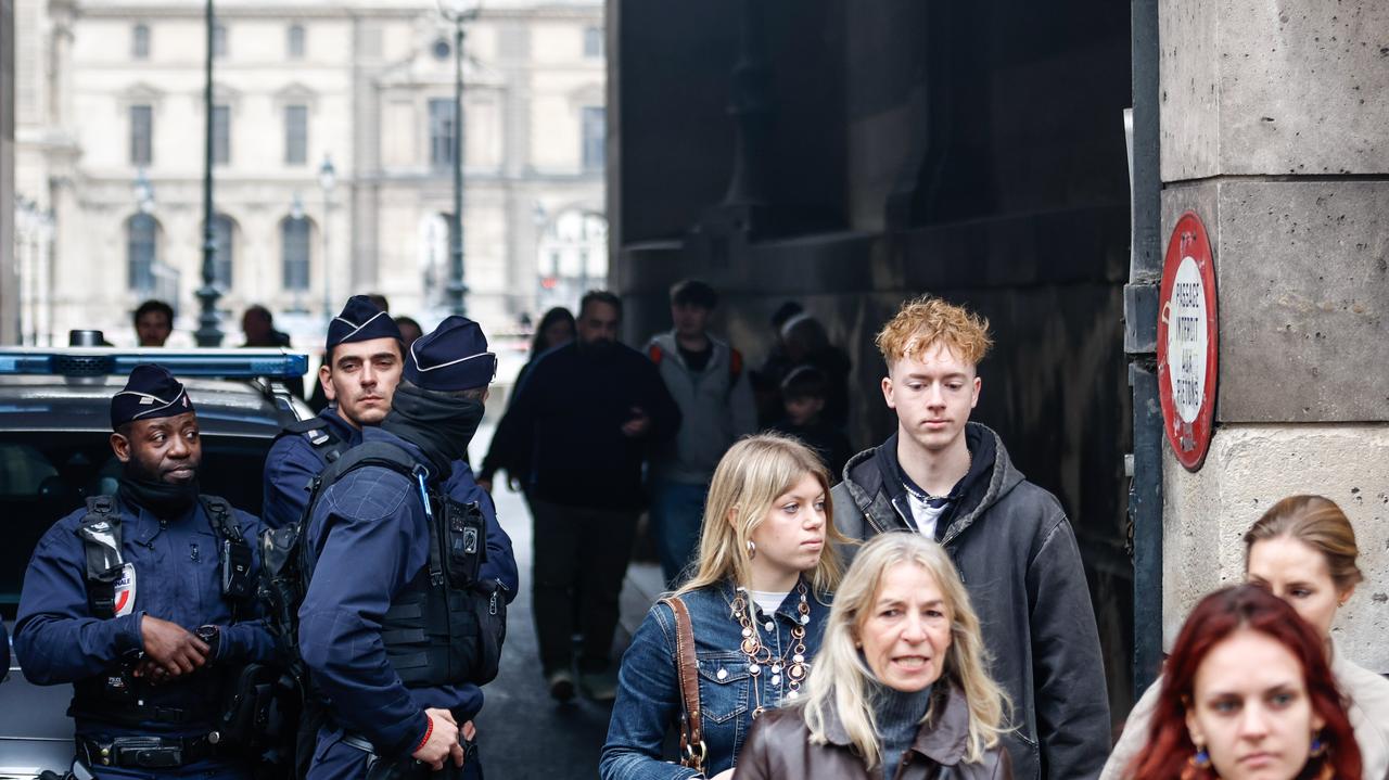 "60 wybitnych śledczych" na tropie złodziei z Luwru