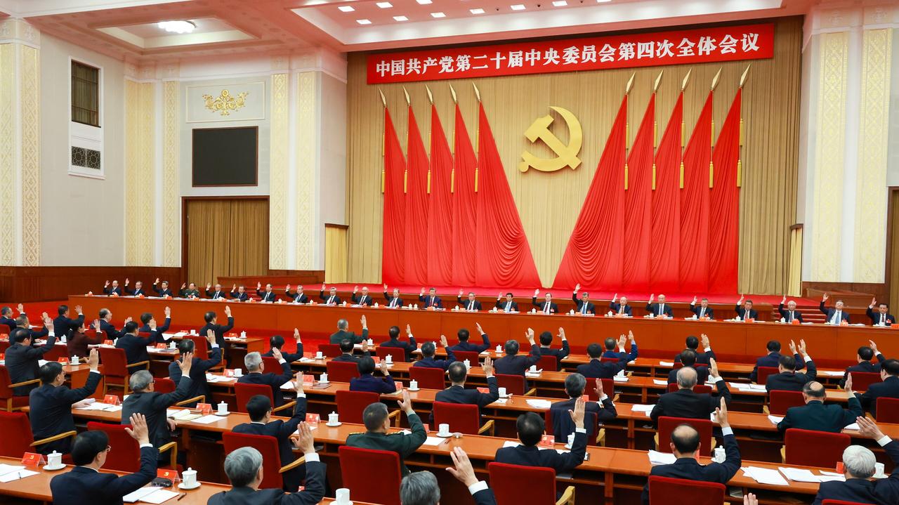 Chiny ogłosiły nowy plan pięcioletni. Kolejna czystka wstrząsnęła armią