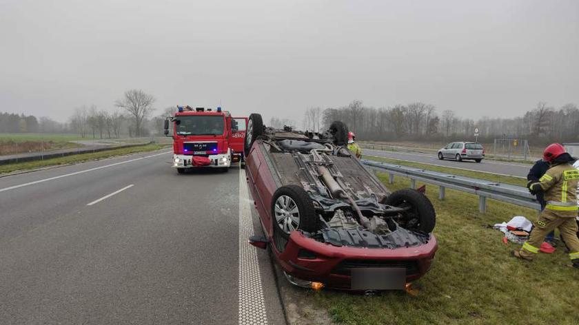 Kościan, S5. Kot Doprowadził Do Dachowania Na Drodze I Uciekł, Dwie Osoby Zostały Ranne - Tvn24