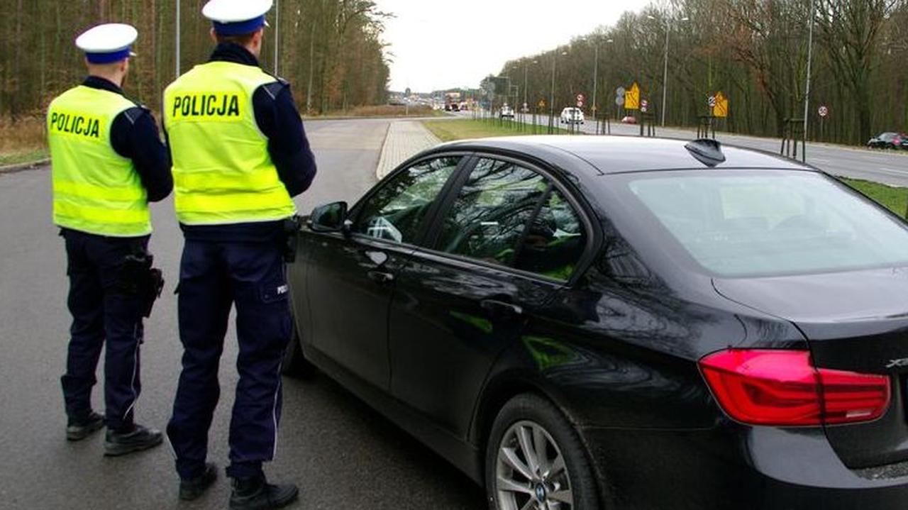 "Raz, dwa, trzy, ścigamy się". 19-latek rzucił wyzwanie policjantom w nieoznakowanym radiowozie