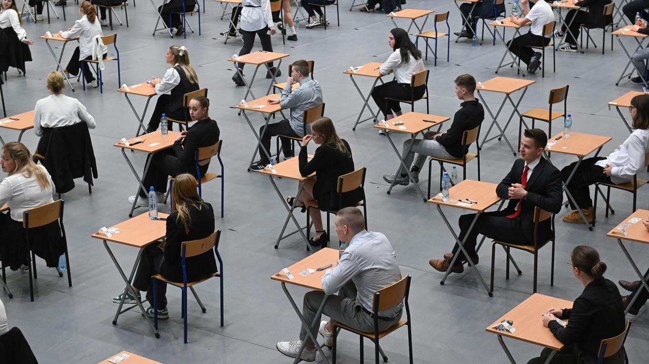 Błędy egzaminatorów w "co dziesiątej pracy". NIK o tym, jak sprawdzano matury