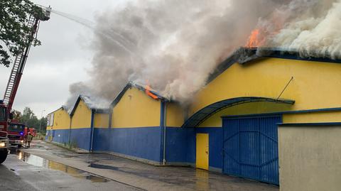 Pożar sklepu z materiałami budowlanymi w Żaganiu