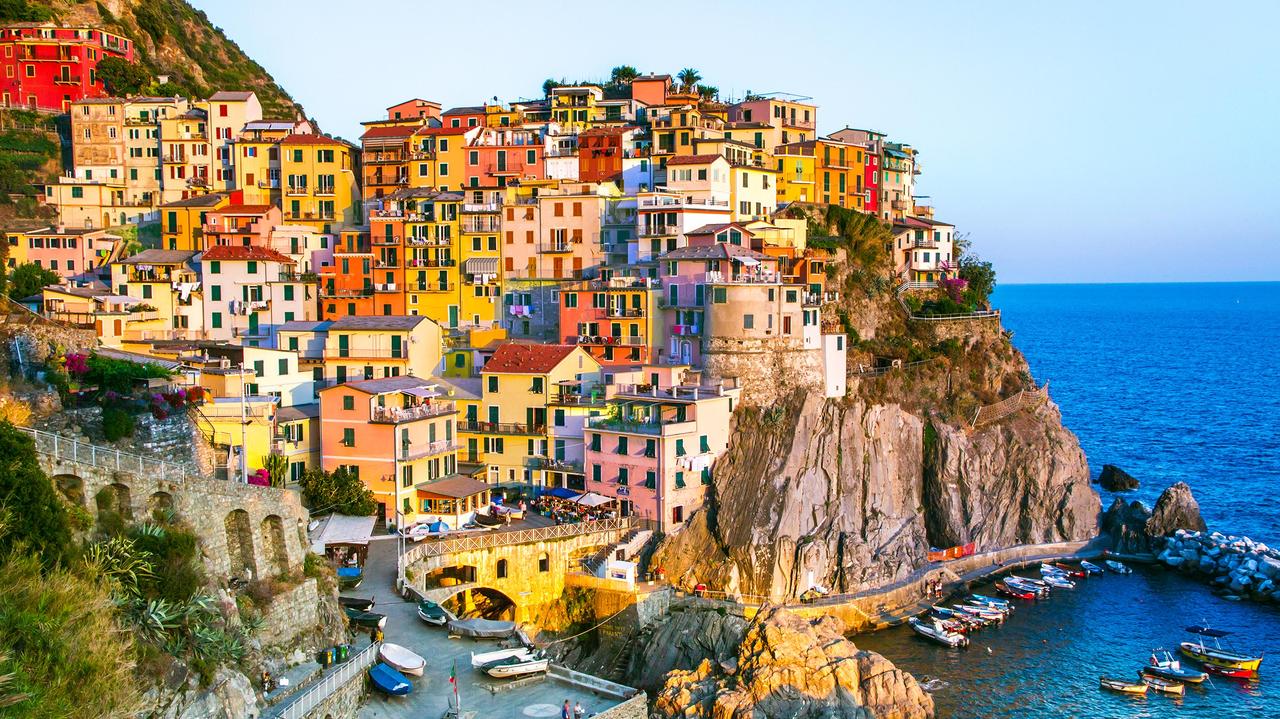 Cinque Terre: zero tolerancji dla łamania przepisów — przewodnik ukarany za brak słuchawek u turystów
