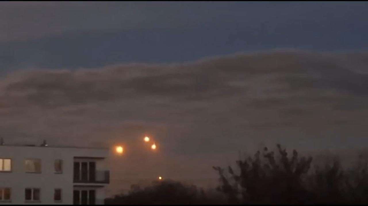 Cztery kule i nagły rozbłysk. Co się działo na niebie?