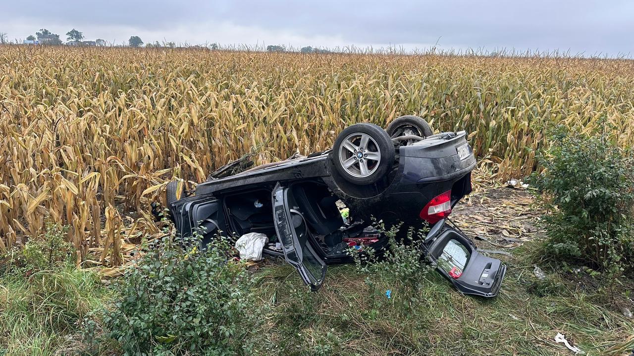 Auto dachowało, kierowca nie żyje