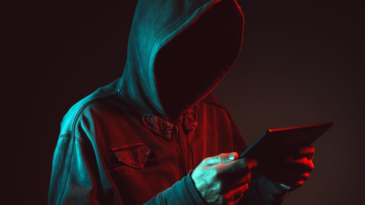 Kim są "łowcy pedofilów"? Ekspert o "dużym polu do nadużyć"