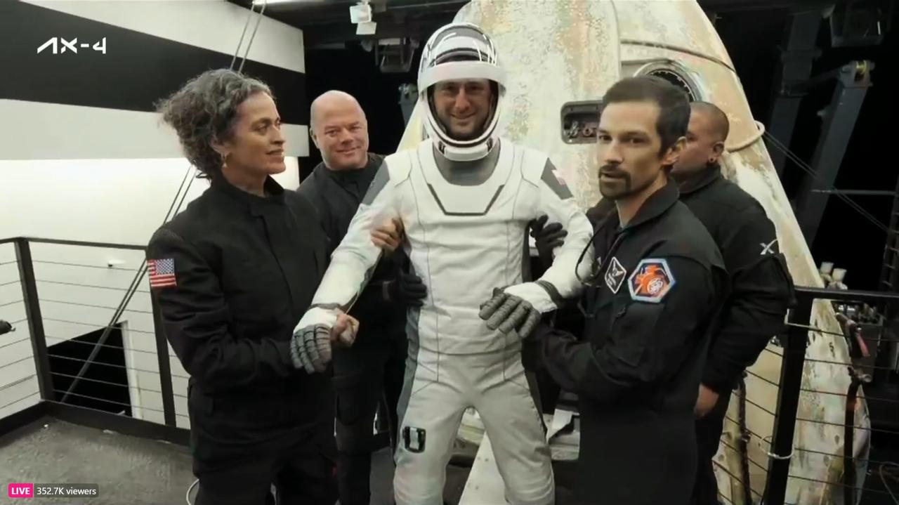 Polski astronauta wrócił na Ziemię